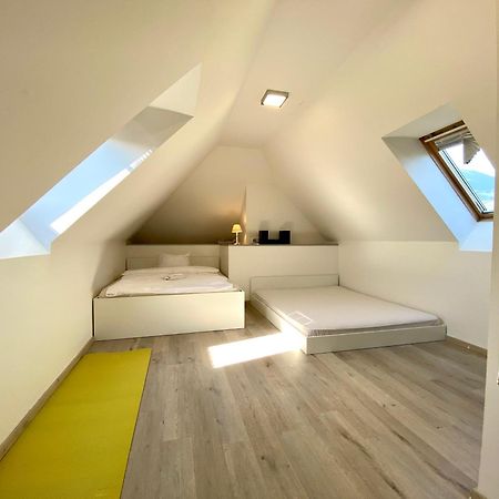 House Eden With Mountain Views Διαμέρισμα Μπλεντ Εξωτερικό φωτογραφία
