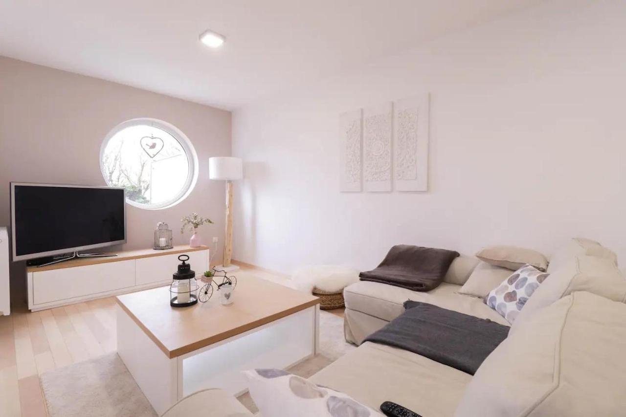 House Eden With Mountain Views Διαμέρισμα Μπλεντ Εξωτερικό φωτογραφία