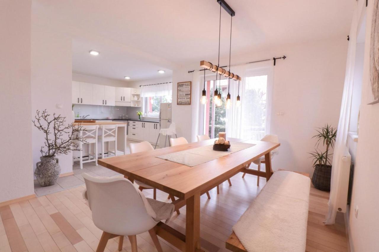 House Eden With Mountain Views Διαμέρισμα Μπλεντ Εξωτερικό φωτογραφία