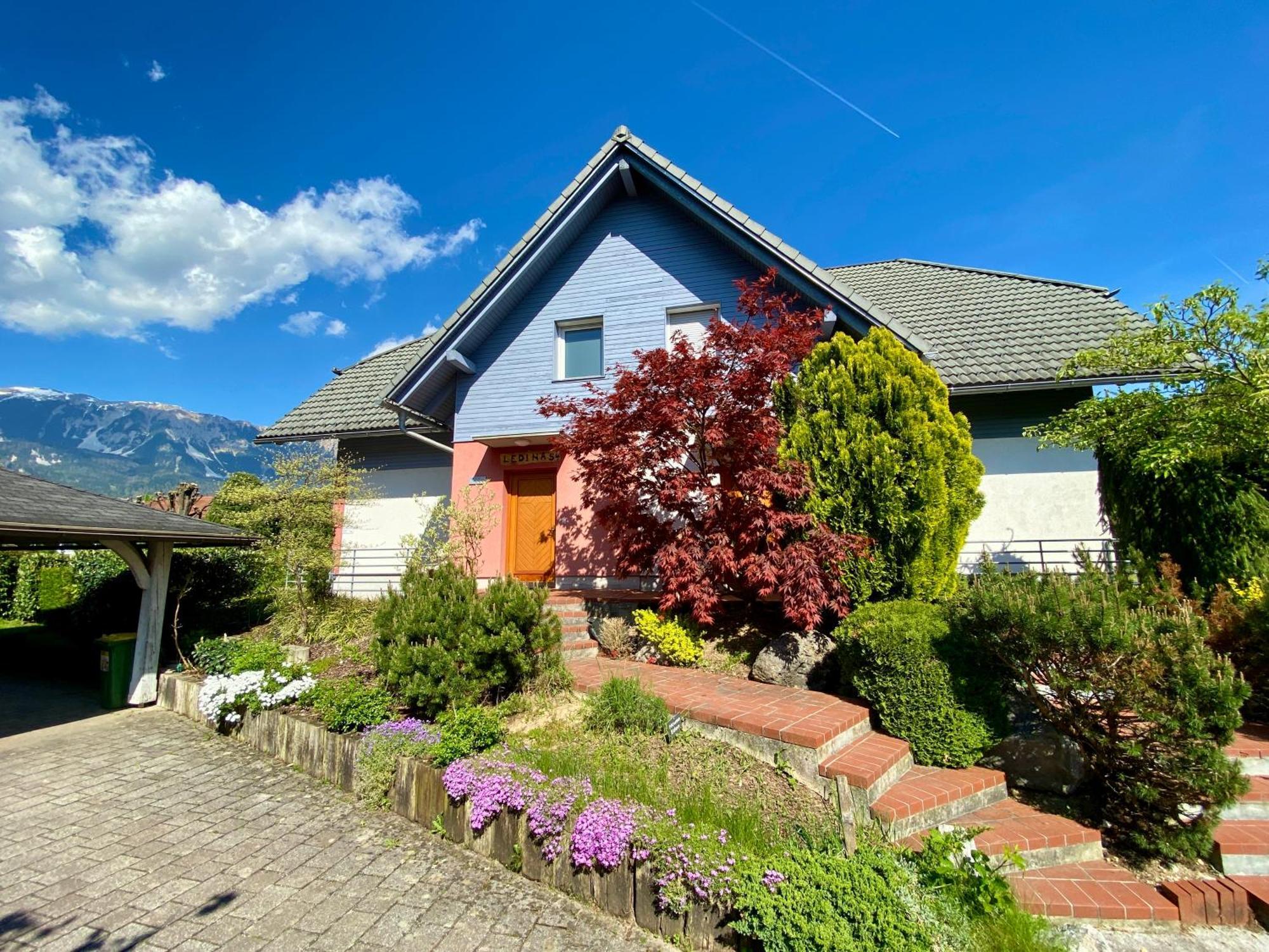 House Eden With Mountain Views Διαμέρισμα Μπλεντ Εξωτερικό φωτογραφία